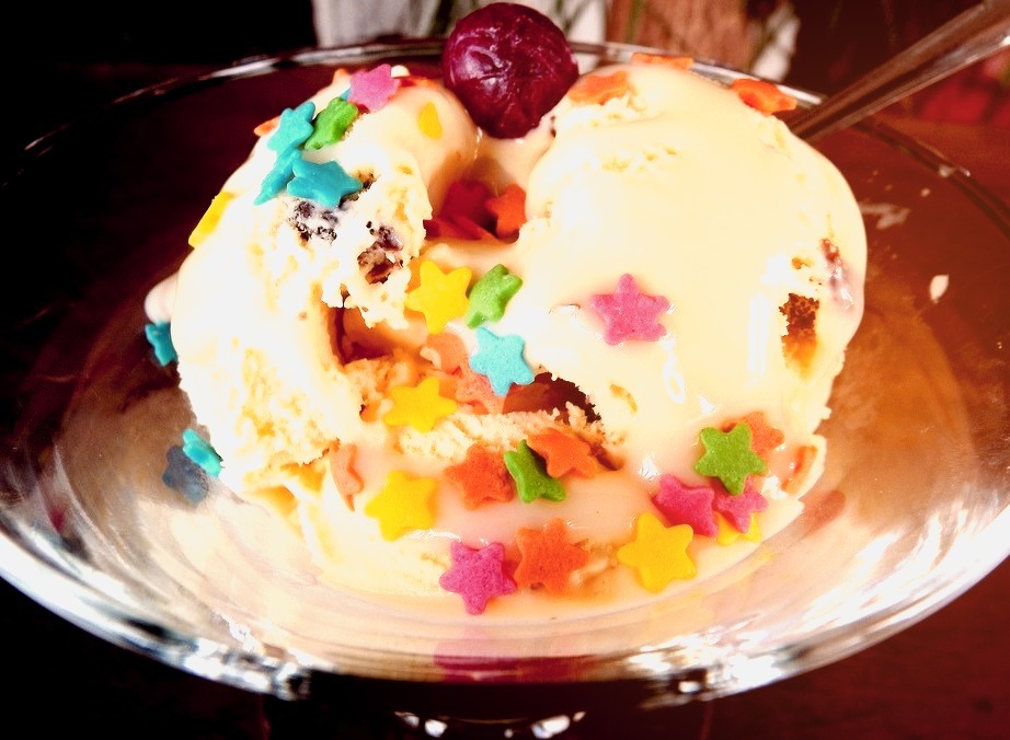 ice cream! (by Poison Ivi)
