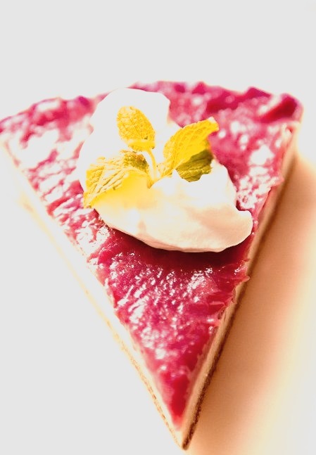 (via VEGAN RHUBARB CHEESECAKE a house in the hills interiors, style, food, and dogs)