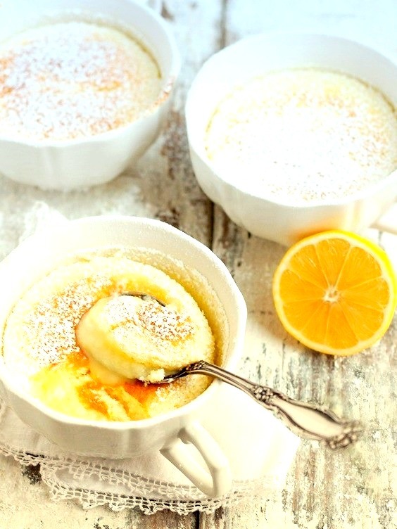 Warm pudding lemon cake